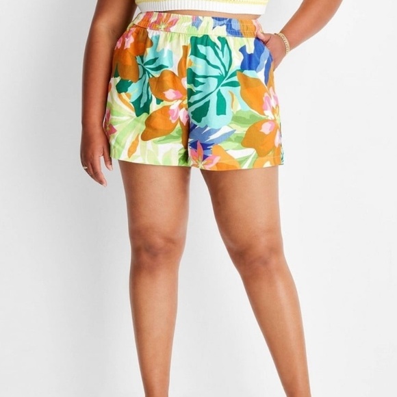 NWT Future Collective floral shorts size M - Picture 1 of 5